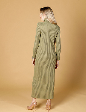 Трикотажное платье прямого кроя оливковое | Интернет-магазин Knitman