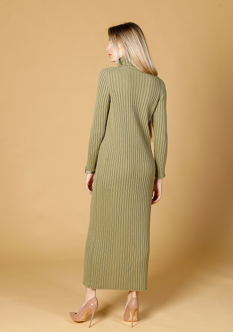 Трикотажное платье прямого кроя оливковое | Интернет-магазин Knitman