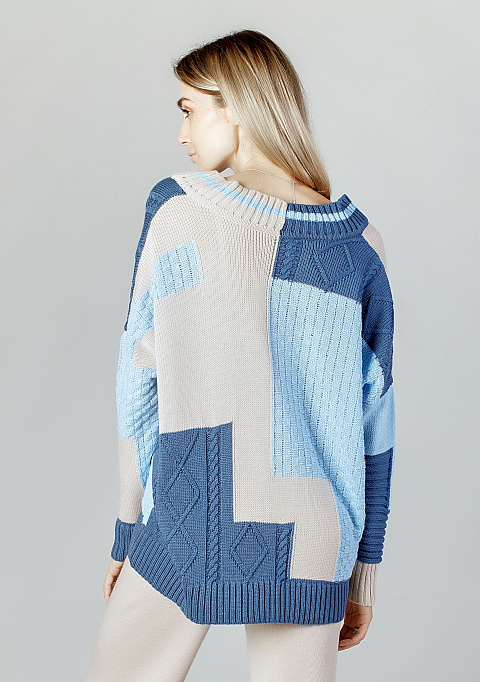 Свитер оверсайз с V-образным вырезом в стиле пэчворк голубой | Интернет-магазин Knitman