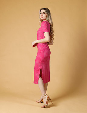 Облегающее платье в полоску с боковым разрезом, цвет фуксия | Интернет-магазин Knitman